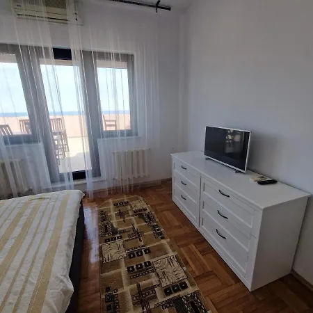 Leon Apartment *
