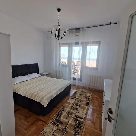 Leon Apartment